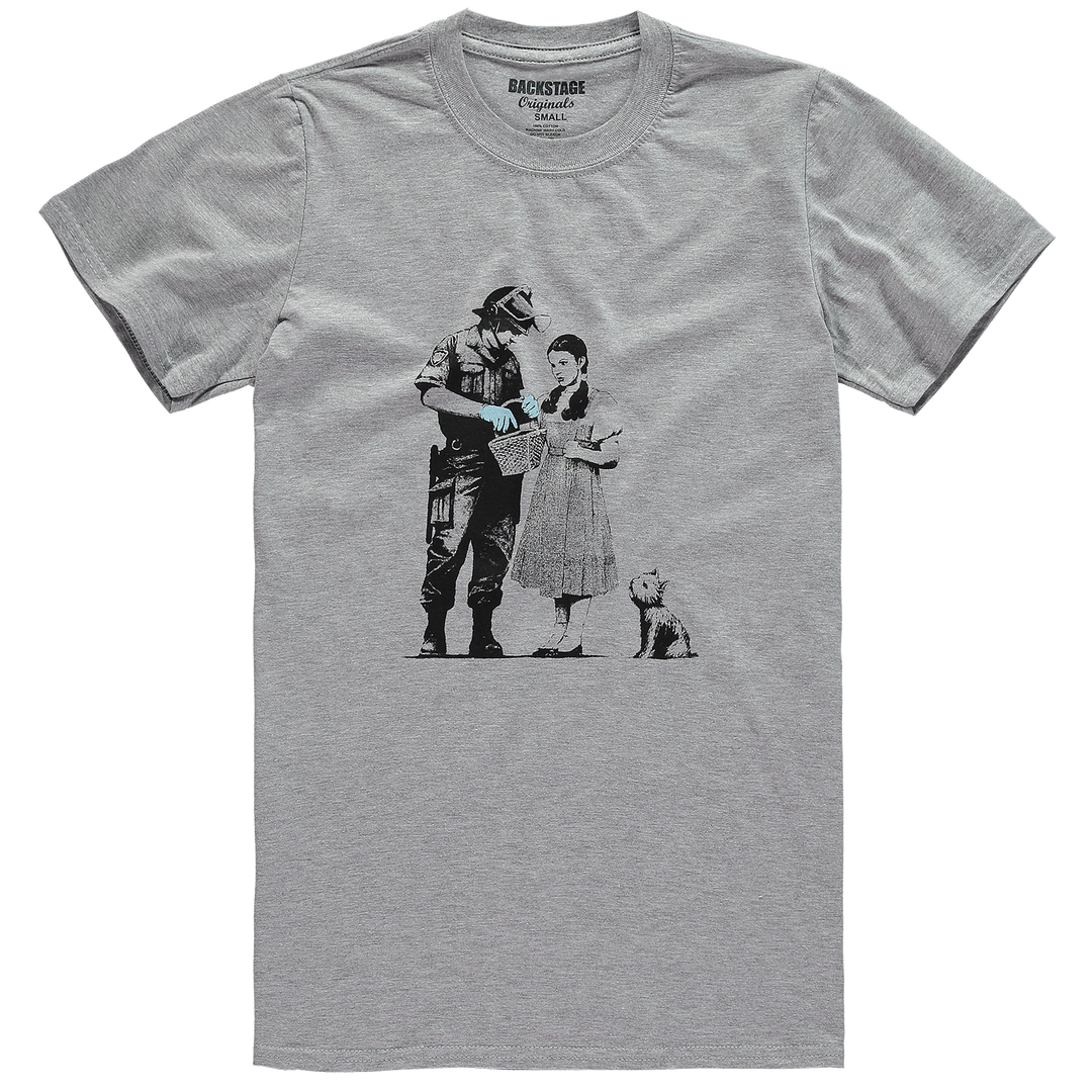 Dorothy and Policeman Men's T-shirt