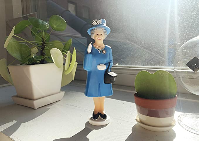 Image of SOLAR QUEEN DERBY EDITION WITH BLUE HAT WAVING FIGURE