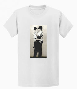 Image of Banksy T-shirt - Kissing Coppers