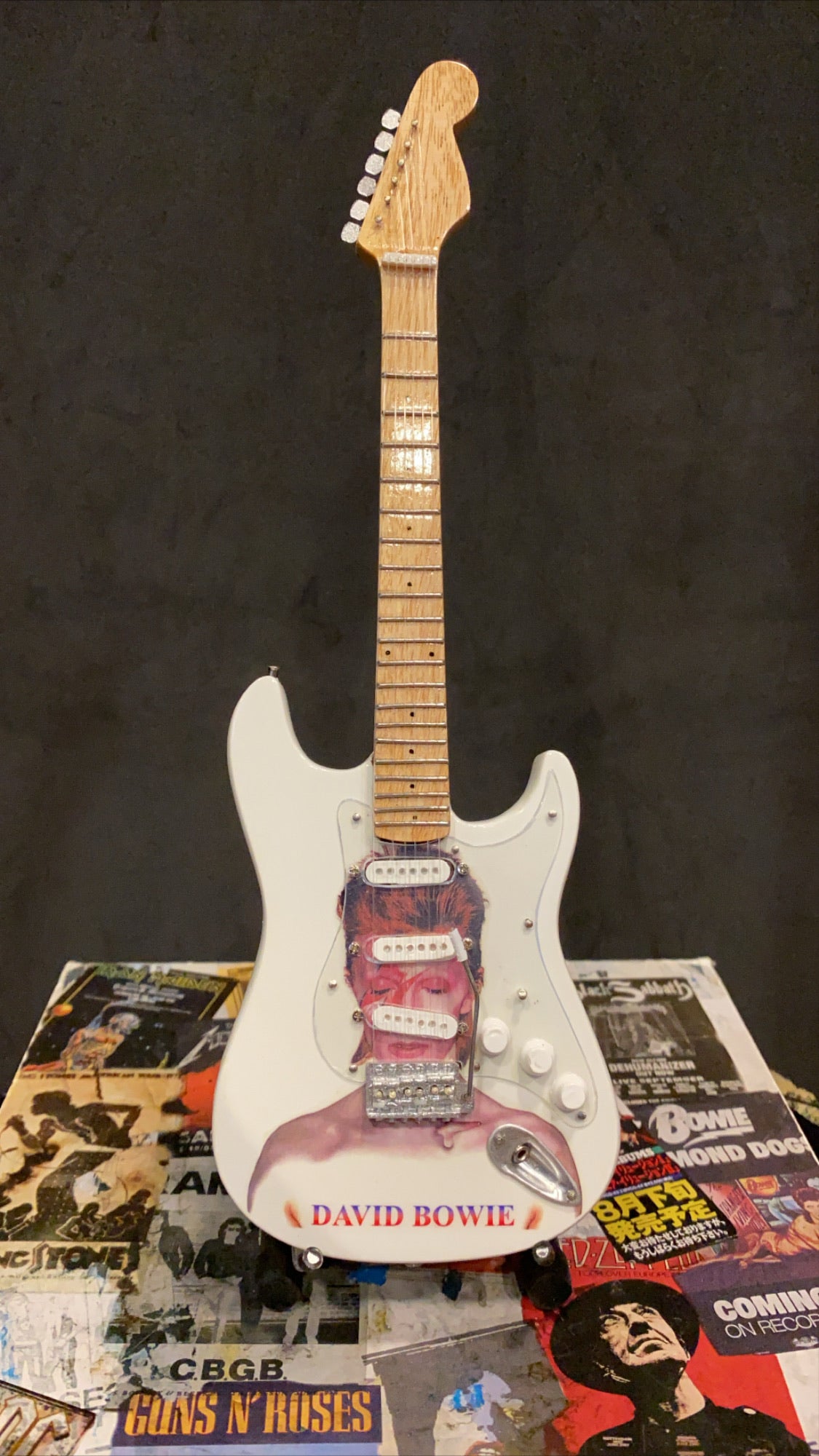 Miniature Guitar - David Bowie Stratocaster