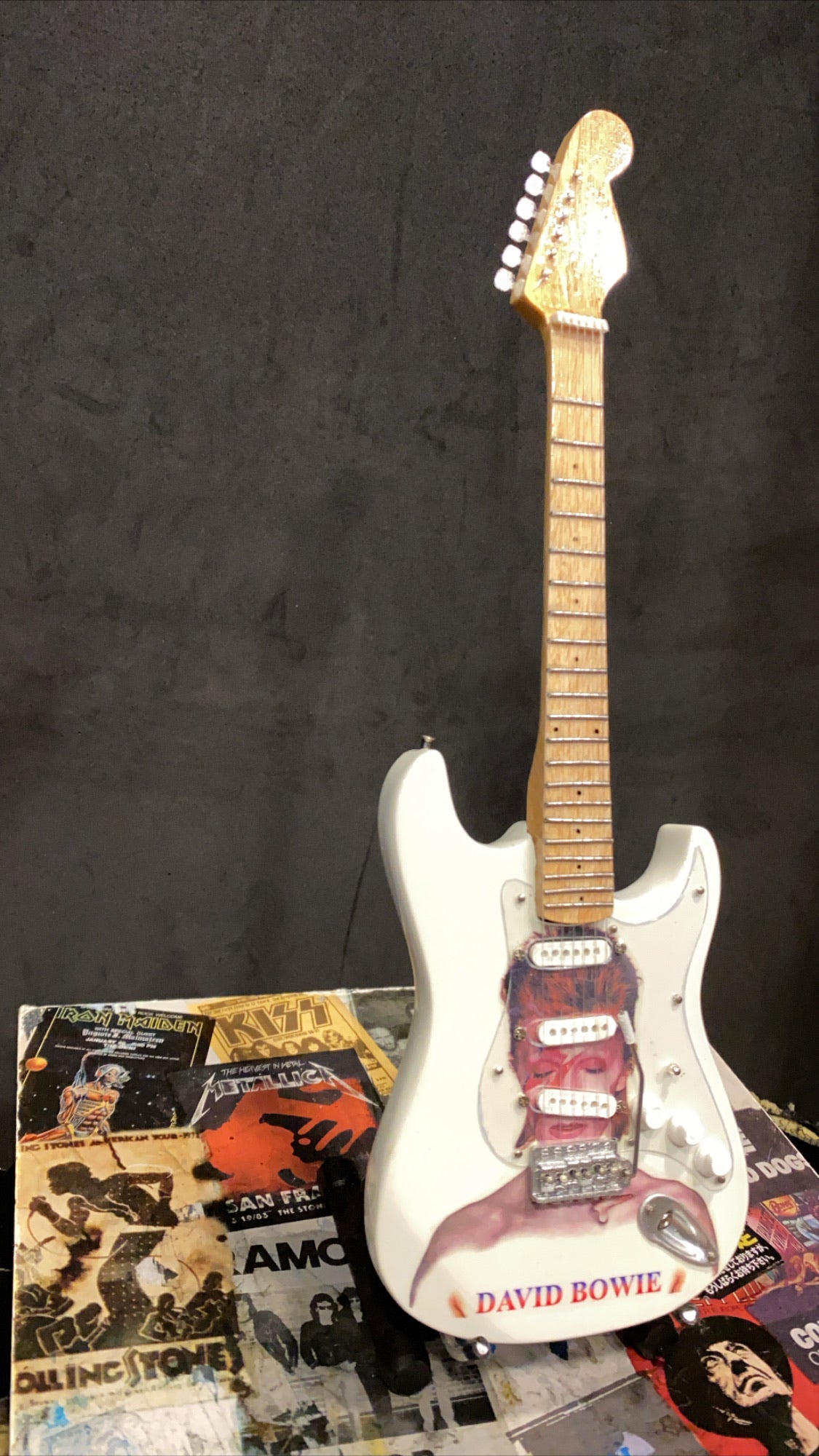 Miniature Guitar - David Bowie Stratocaster