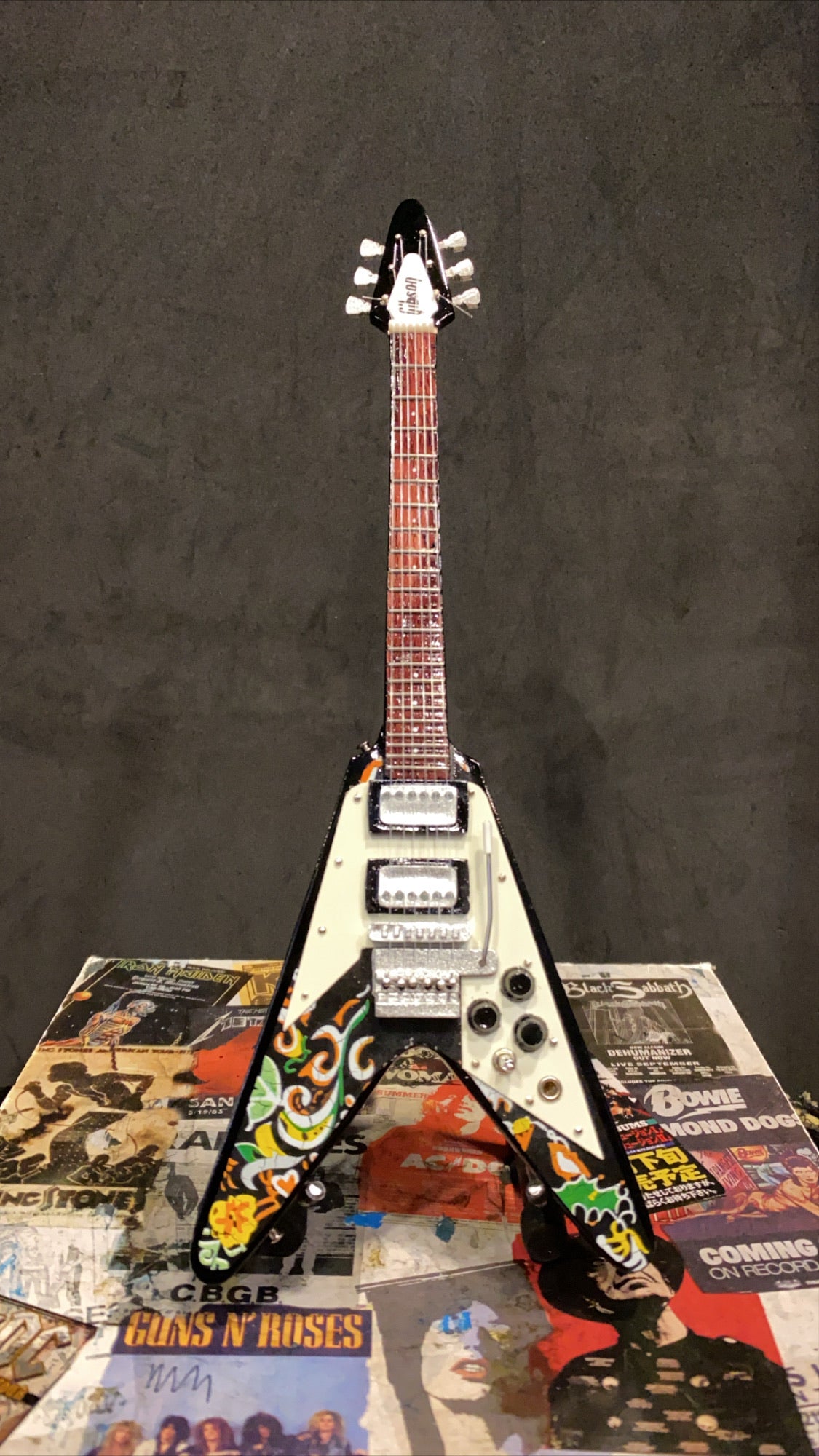 Jimi Hendrix Gibson Flying V Miniature Guitar