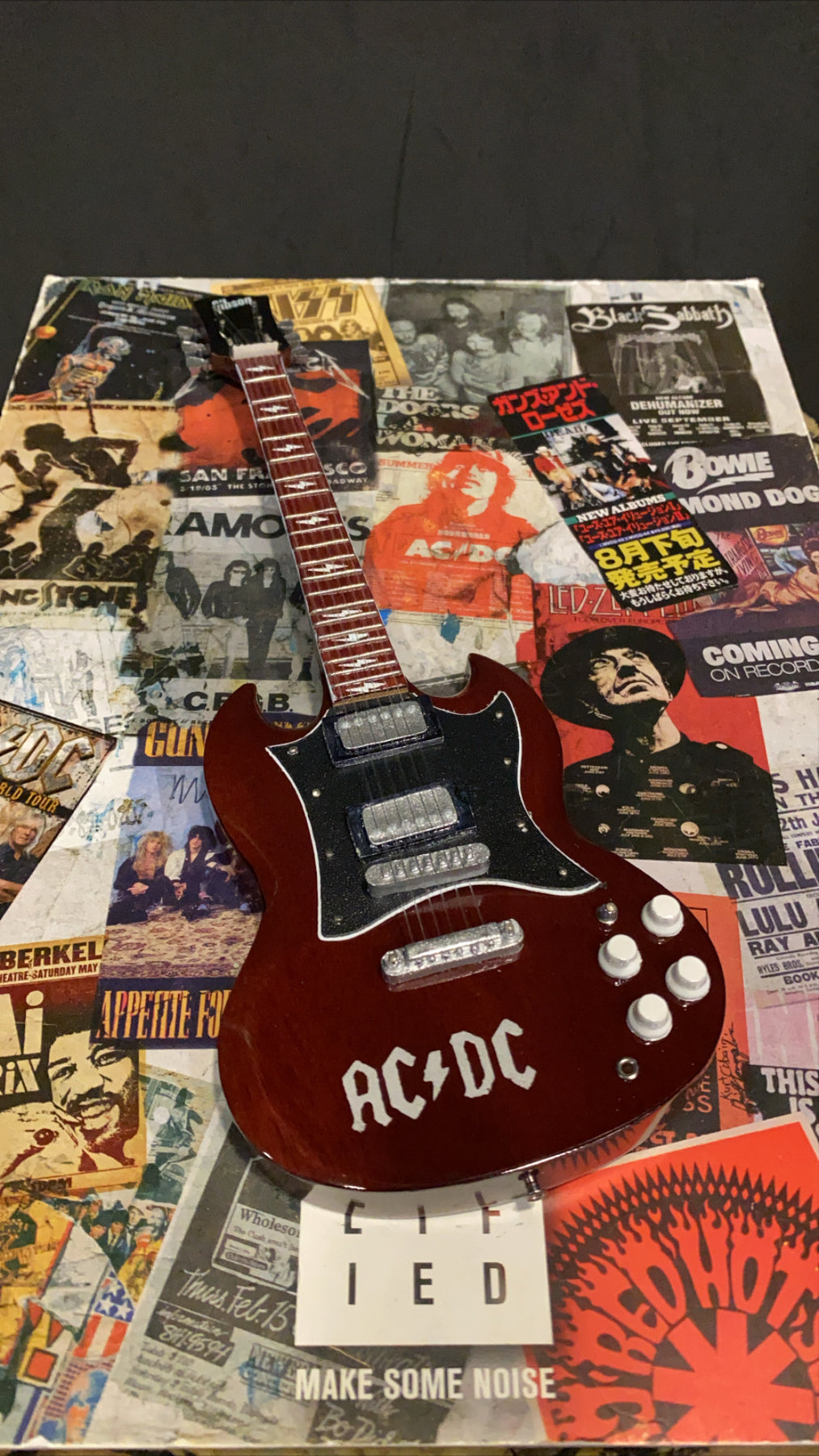 AC/DC Gibson SG Miniature Guitar | Collectors miniature guitar ...